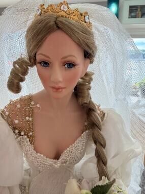 Ashton-Drake Rapunzel Bride Porcelain Doll Cindy McClure Fairy Tale Never Ends